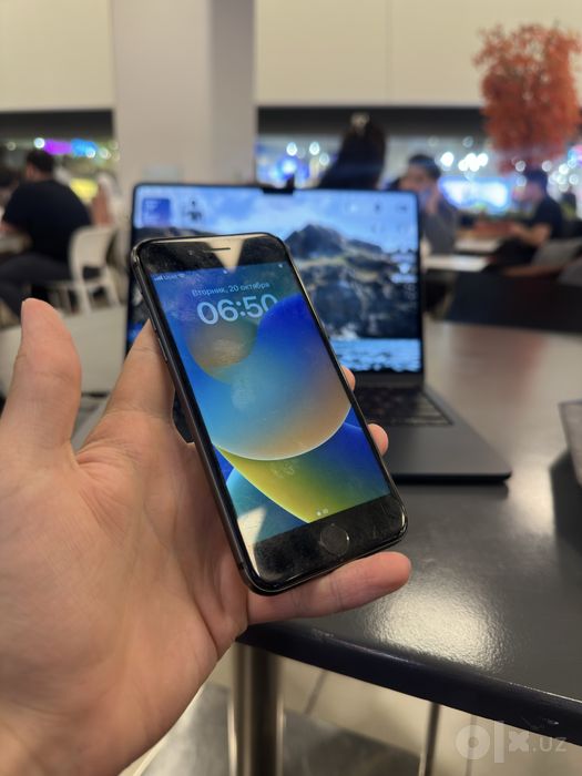 Iphone 8 64gb.