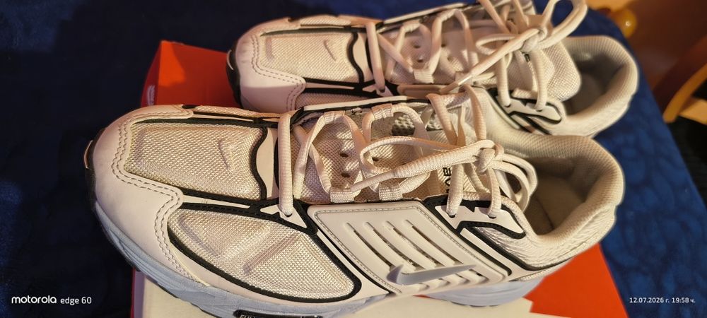 Оригинални маратонки nike