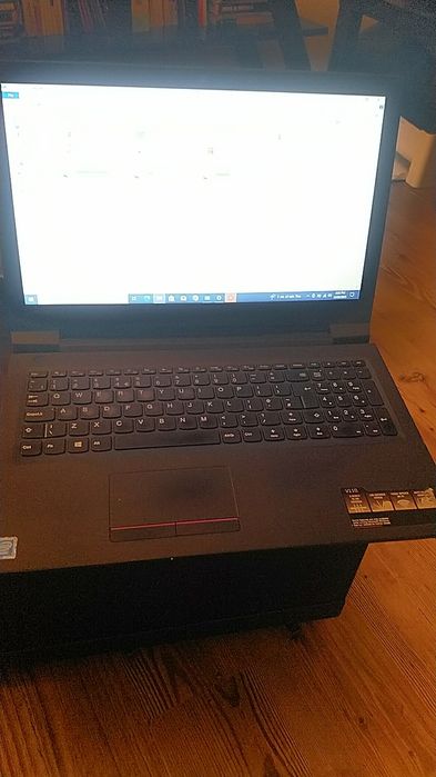 Laptop Lenovo v110