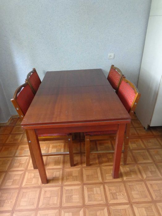Стол  со стульями б\у