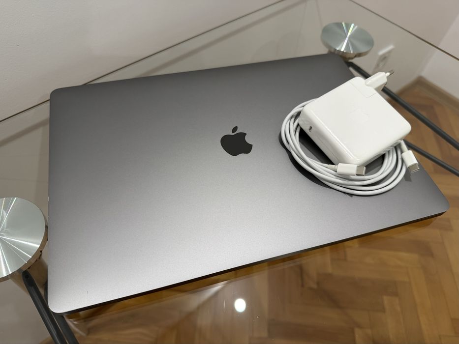 MacBook Pro 16 2019