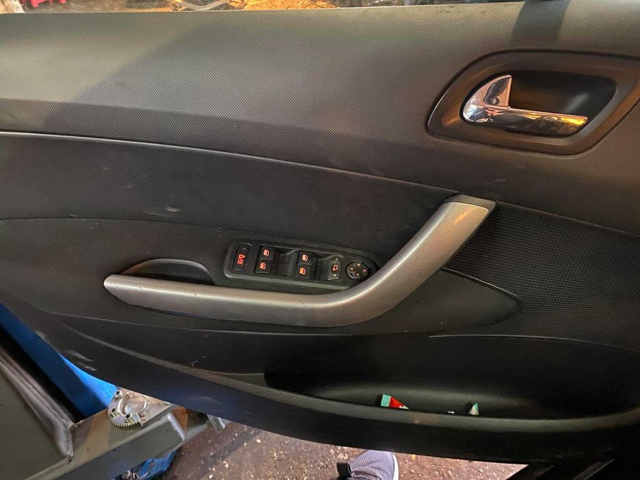 Peugeot 308 / пежо 308 на части