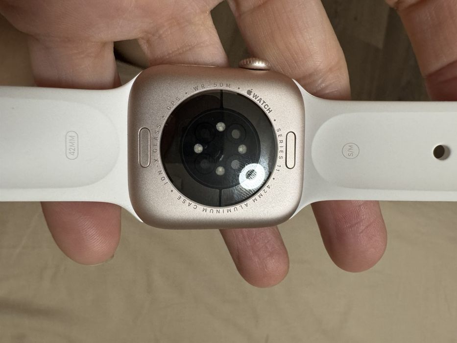 Apple watch 11 rose gold