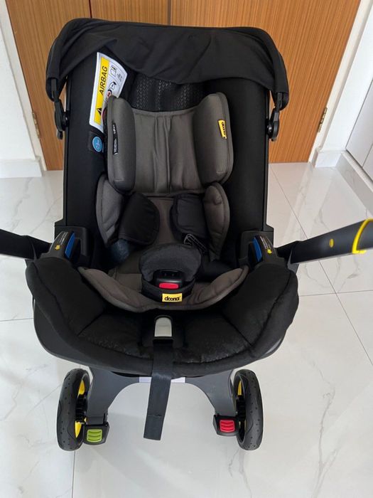 Vand carucior Donna cu accesorii