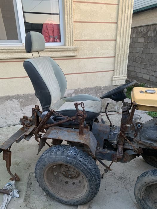 Трактор мини в хорошем состаяние