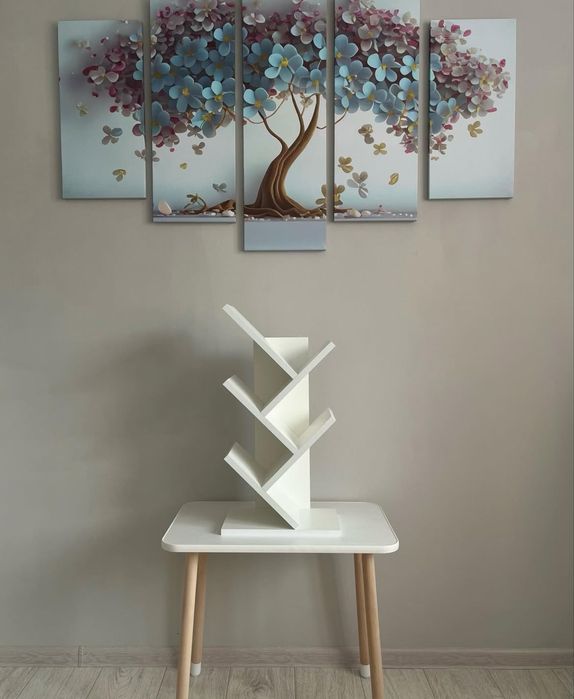 Книжный стеллаж