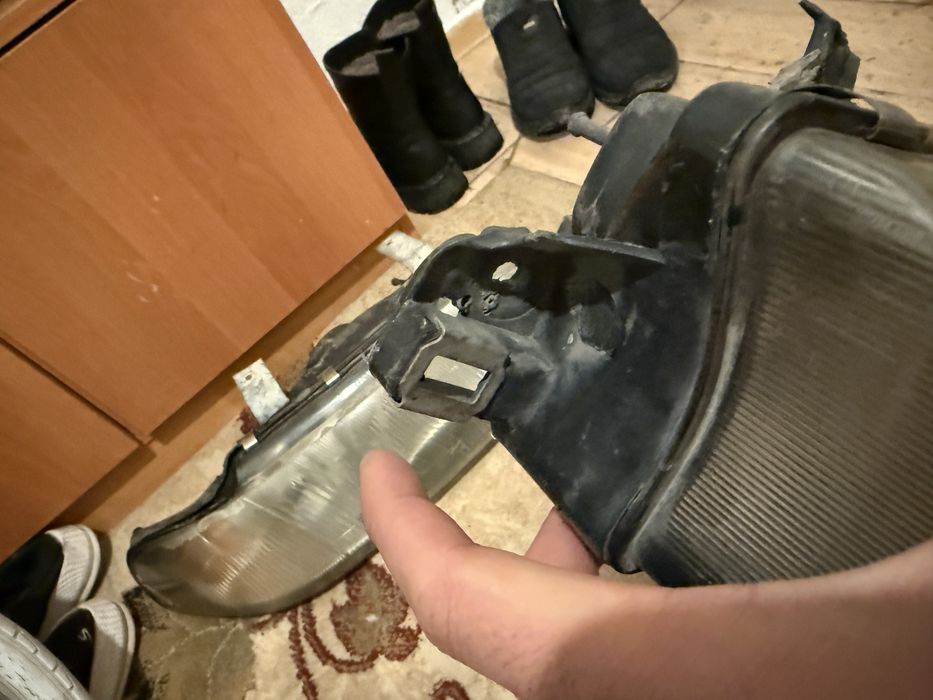 Продам фары на б3