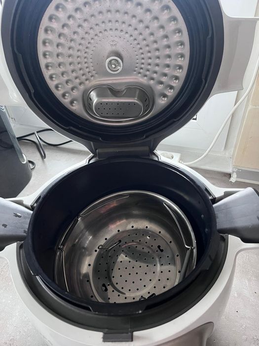 Vând multicooker Krups Cook4me+