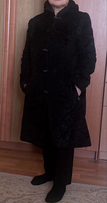 Шуба каракулевая