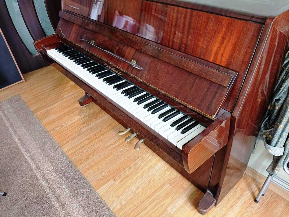 пиано Чайковски - класическо