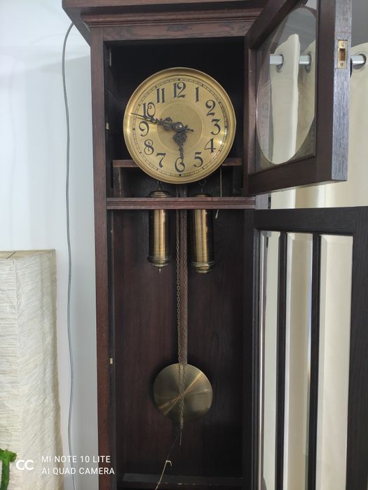 Ceas cu pendul antic