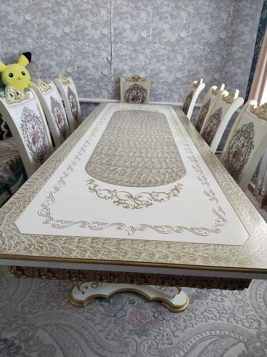 Продам стул со стульями срочно 260 000