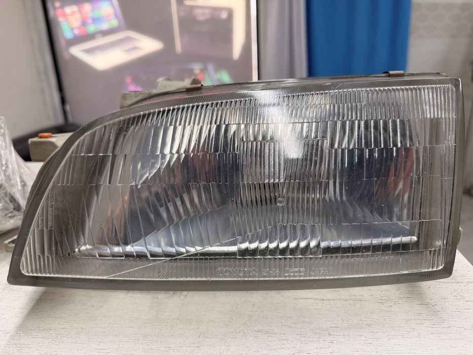 Фары тайота карина е оригинал