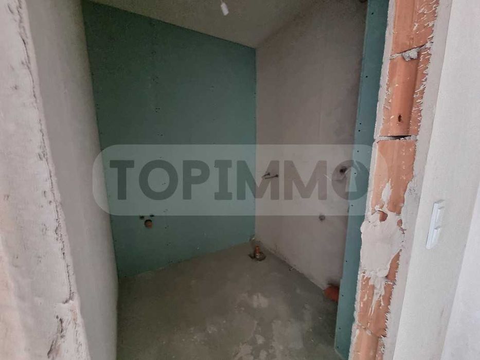 Продава се Тристаен апартамент в Варна, Възраждане 4 - 110 кв.м за 1545 €/кв.м - Снимка #2