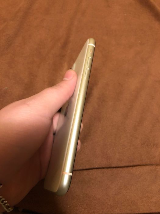 Vând urgent IPhone 11 pentru piese