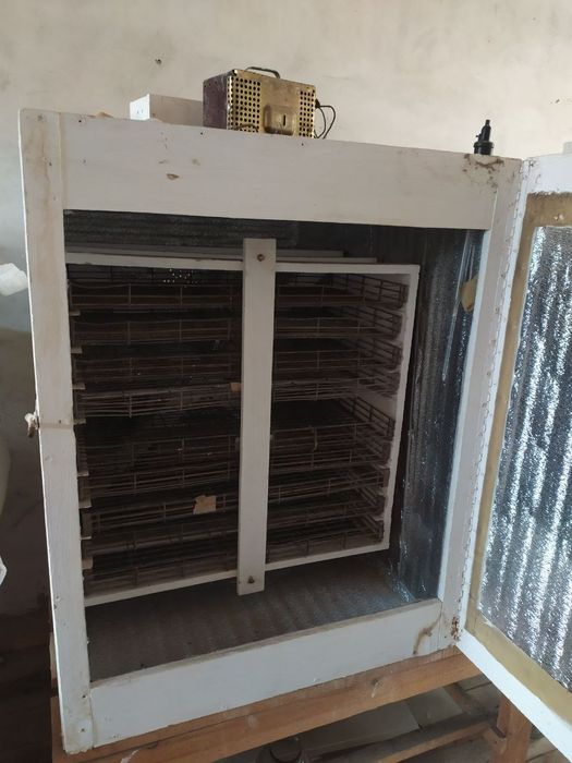 Jo'ja chiqarish aparati yani inkubator sotiladi