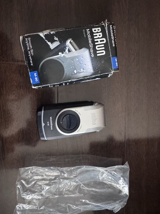 Aparat barbierit portabil Braun m90