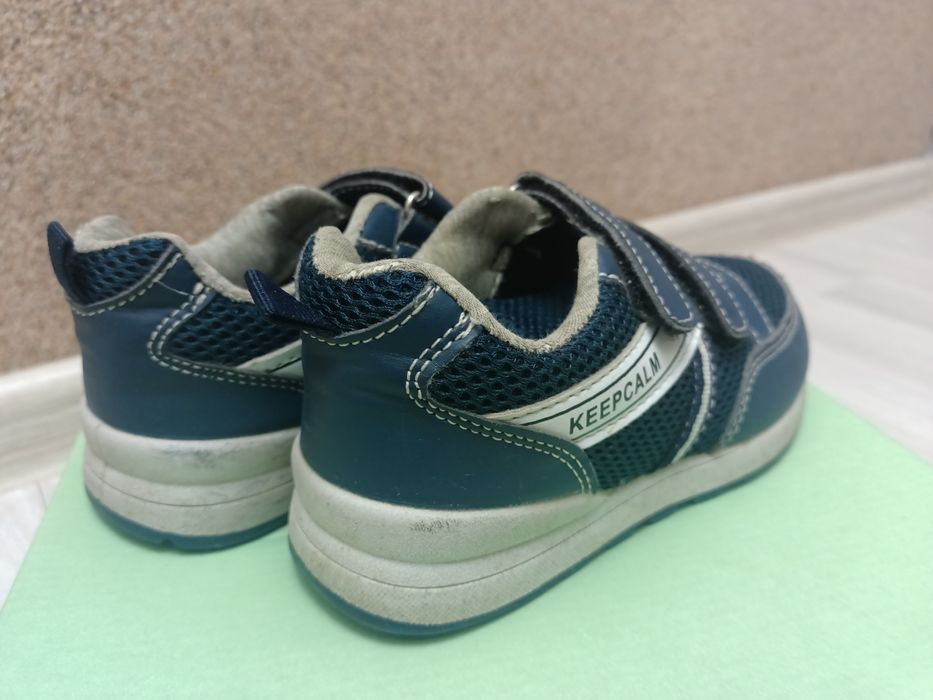 Кроссовки за 3500