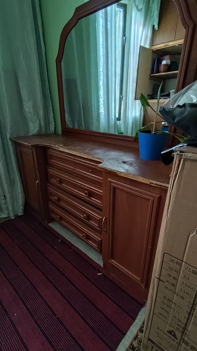 Продаеться трюмо