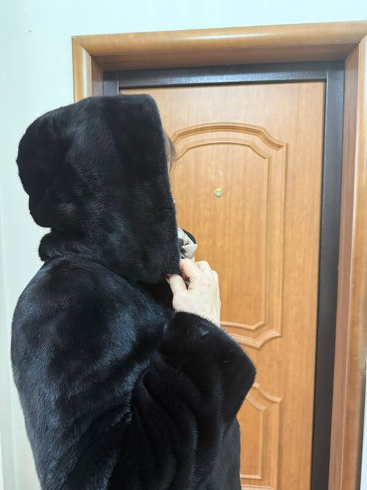 Шуба норковая черная
