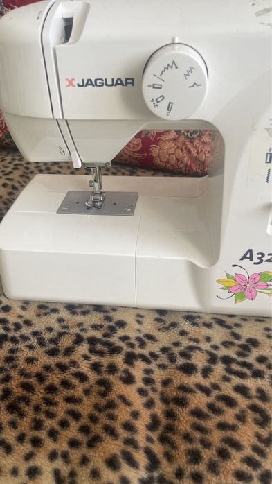 Швейная машинка ягуар