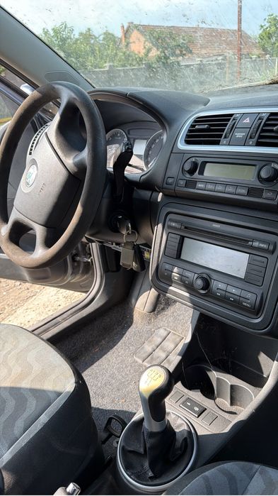 Dezmembrez skoda fabia 2\1.9tdi\bls\2009