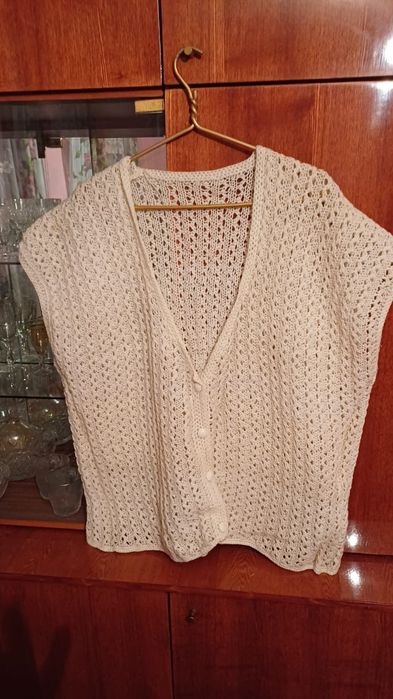 Продам вязанный жилет