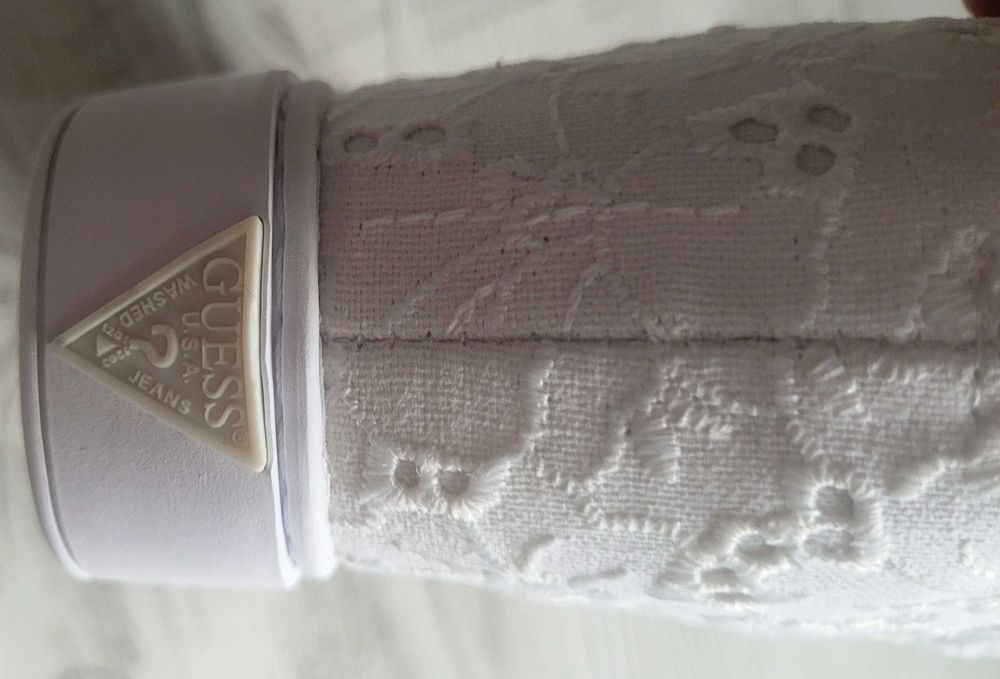 Incaltaminte dama Guess, tenesi suprainaltati la jumatate de pret