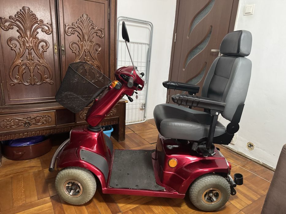 Scuter electric pt pers.cu handicap