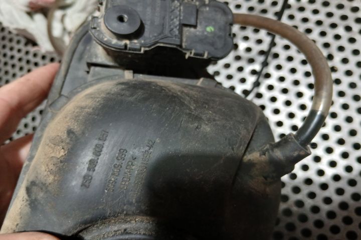 Usita rezervor 5C6810773H 5G9809999 5C6810773H 5G9809999 Volkswagen V