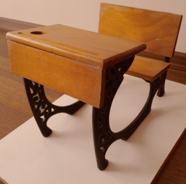 Малък Декоративен Ученически Чин