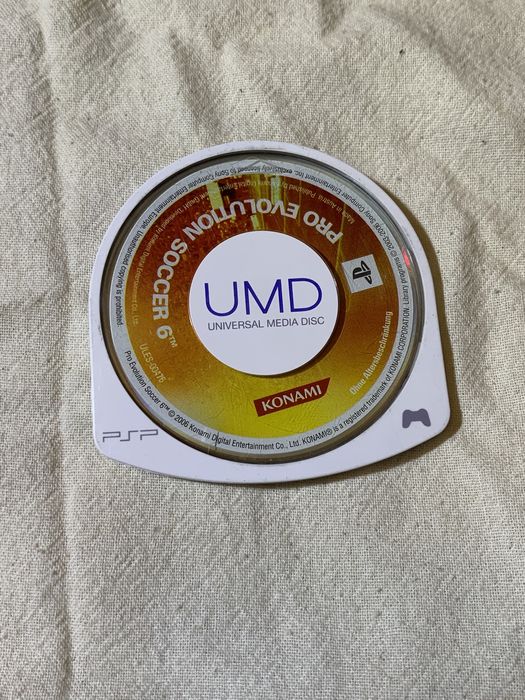 Joc Pro Evolution Soccer 6 pt PSP ( PlayStation Portable)