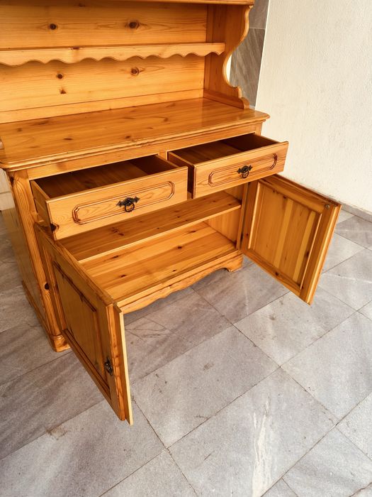 Масивен дървен бюфет / кухненски шкаф – Италия