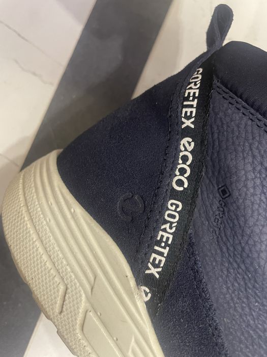 Классные фирменные ботинки ECCO