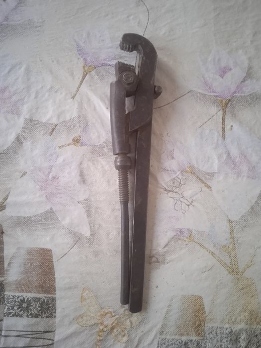 Продаëтся газовый ключ