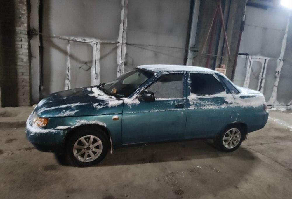 Продам ваз 2110  карбюратор 1999год