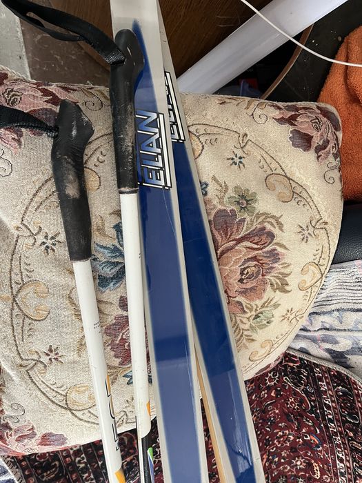 Продается горные лыжи