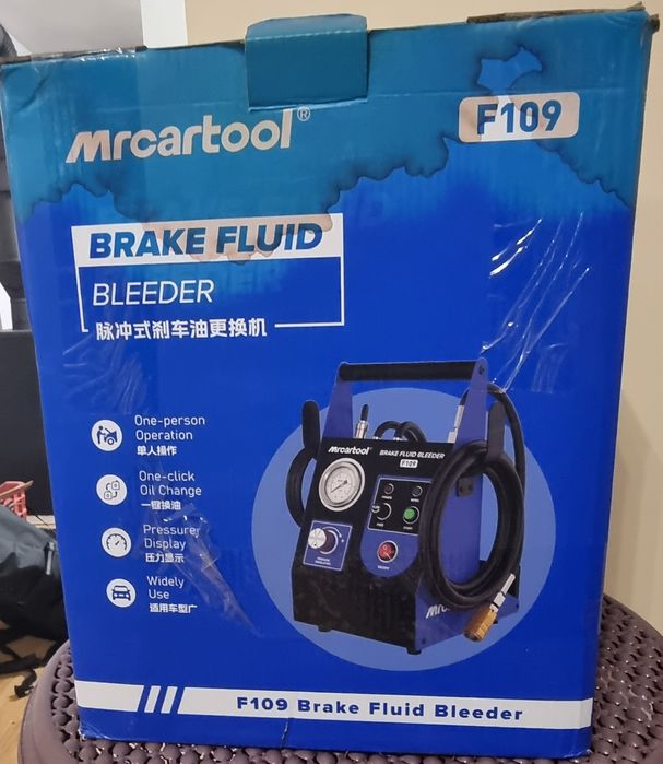 Комплект за автоматично обезвъздушаване на спирачки