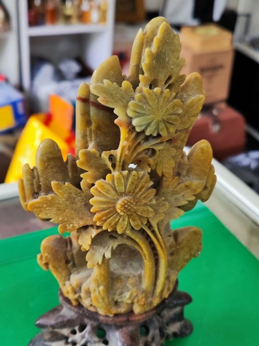 Статуетка цветя от сапунен камък