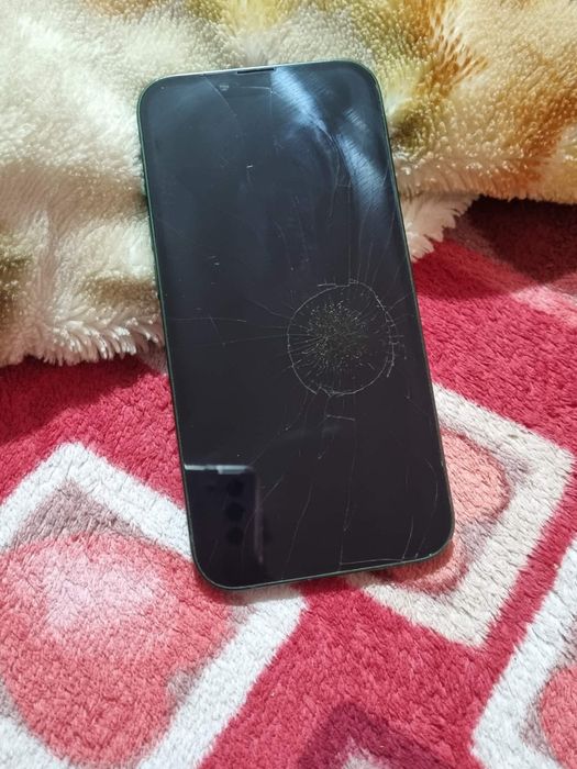 iPhone 13 de 256gb si baterie 89%