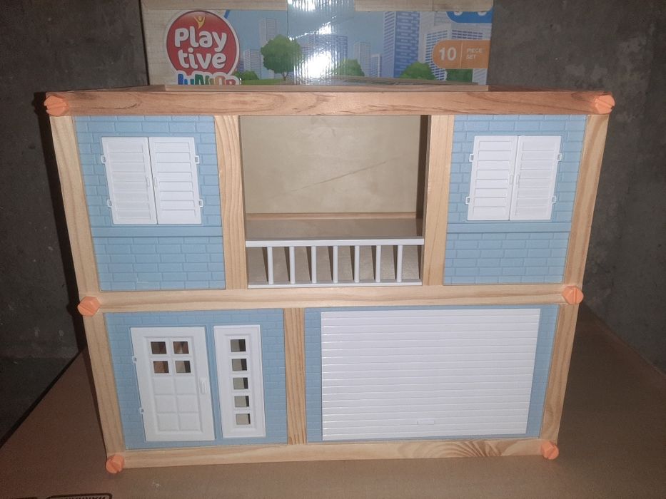 Нова дървена къща за кукли