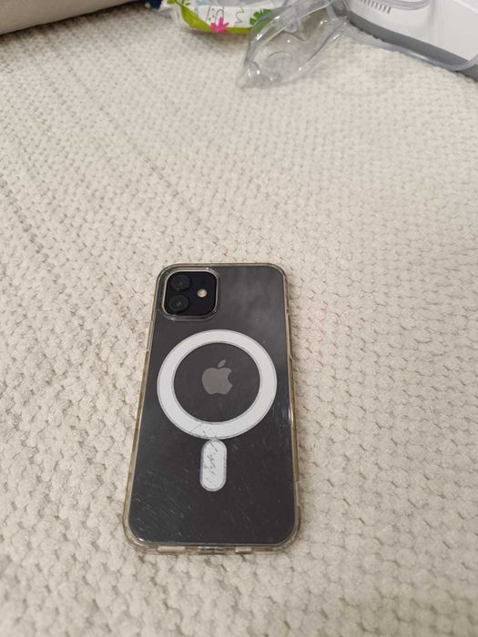 Продам Iphone 12 в отличном состоянии