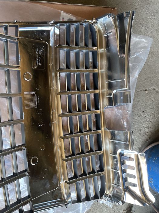 Чисто нова Тунинг решетка за Audi A4 B7 2004- 2008