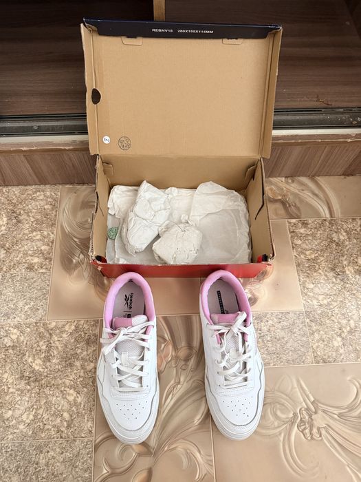 Продаю кроссовки