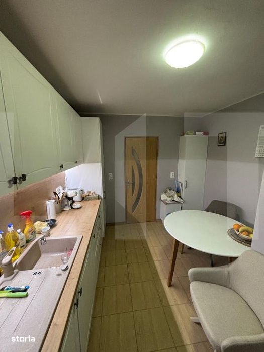 Apartament 3 camere, zona 300