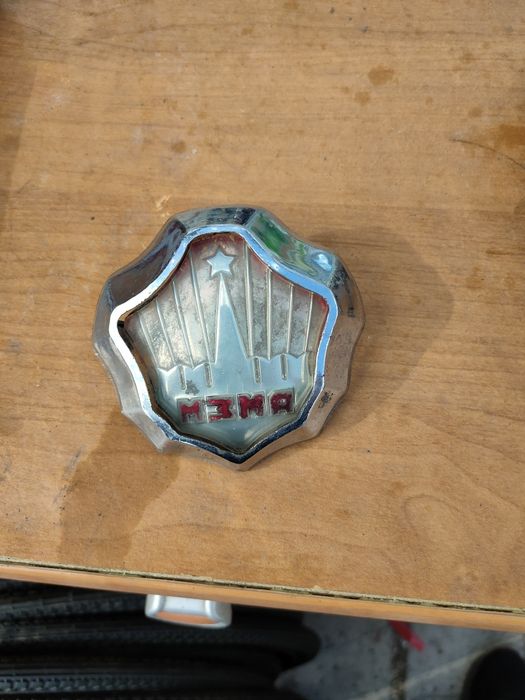 Значок и эмблема на москвич