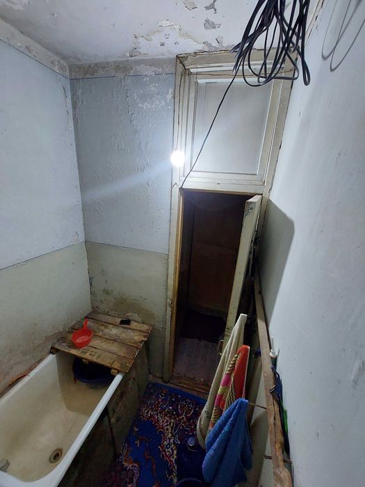 Uy sotiladi 1 xonali