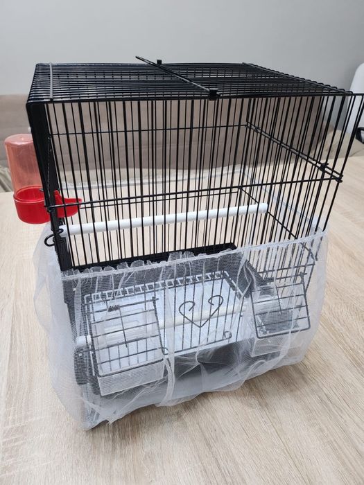 Клетка для птиц в отличном качестве