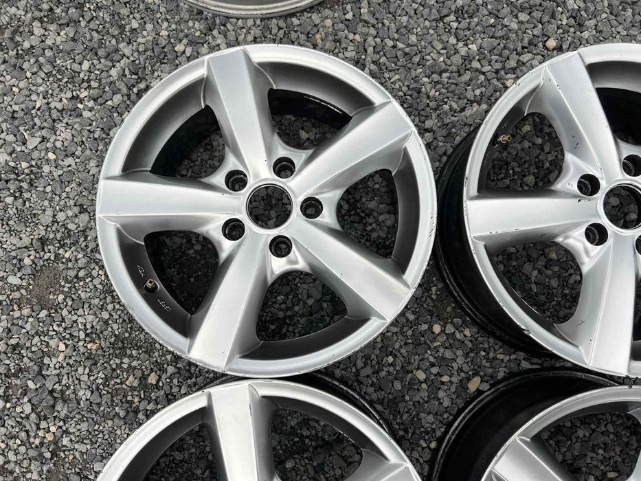 Джанти Dezent 5/112 Audi,VW,Seat

Употребявани, Шумен