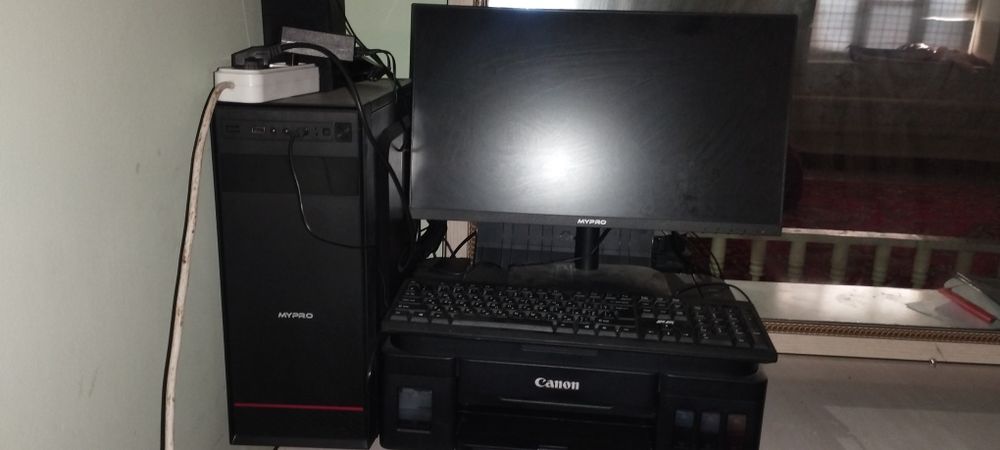 Kampyutir sotiladi komplekt